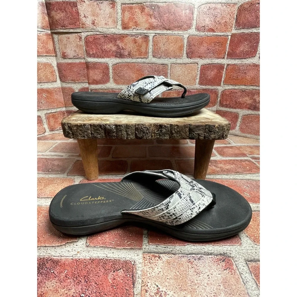 Clarks Cloudsteppers Arla Glitz Snakeskin Flip Flop Sandals Grey White Womens 7